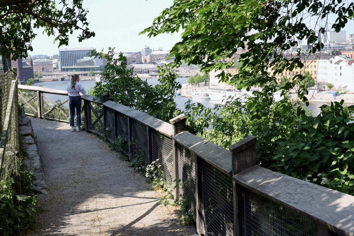 Blick vom Monteliusvägen über den Riddarfjärden auf das Stadshuset